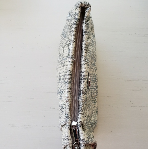 Simply Vera By Vera Wang Wristlet - Picture 4 of 7